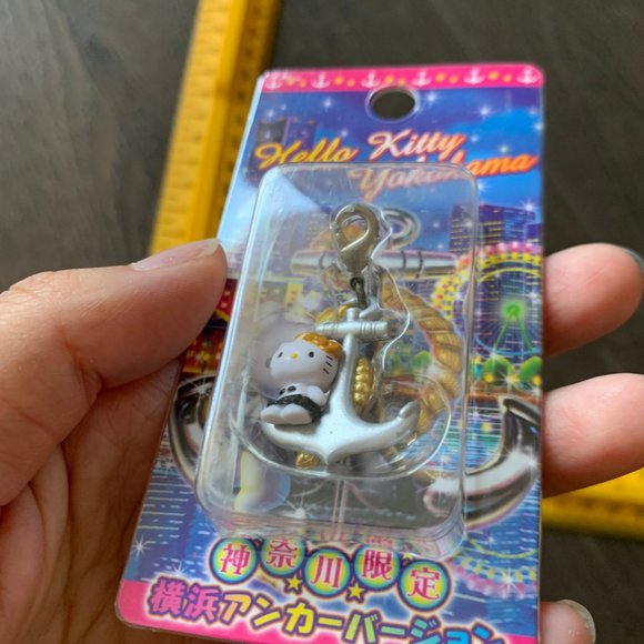 2008 HELLO KITTY ANCHOR CELL CHARM - Picture 5 of 8